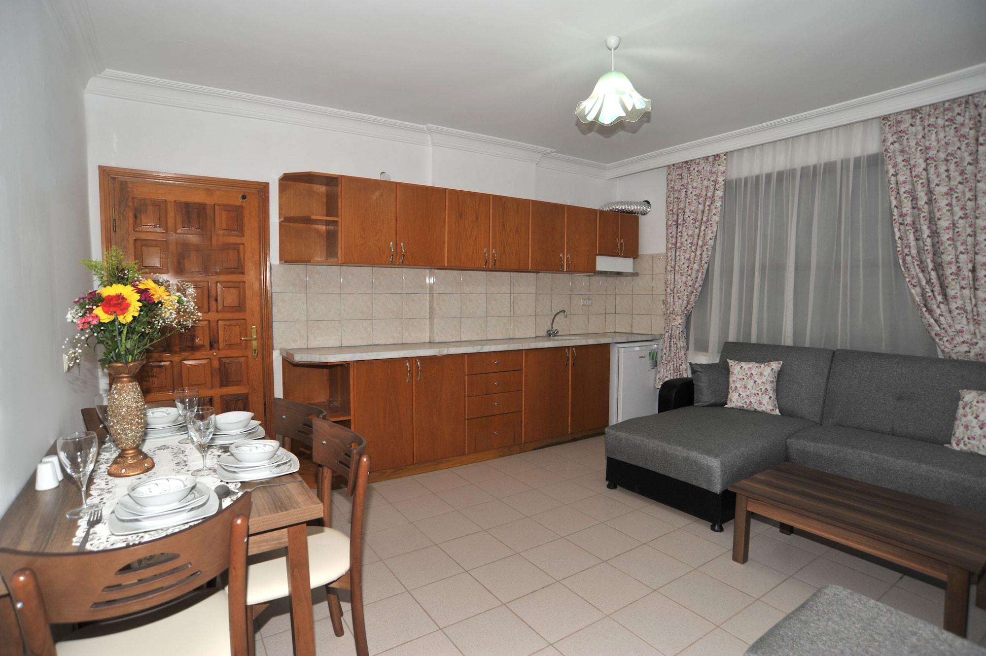 Aparthotel Happy Homes 3*